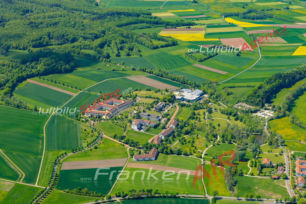 Aktuelles Luftbild von Therme Bad Rodach - Die Luftaufnahme wurde 2022 mittels UL-Flugzeug erstellt ( keine Drohne ) - hochauflösende Kamera-Systeme von  Canon -Beste Qualität - Für grossformatige Ausdrucke geeignet. Die Geschenkidee !