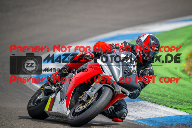 MaZZes_FotoMatrix_230410_548 | GELB