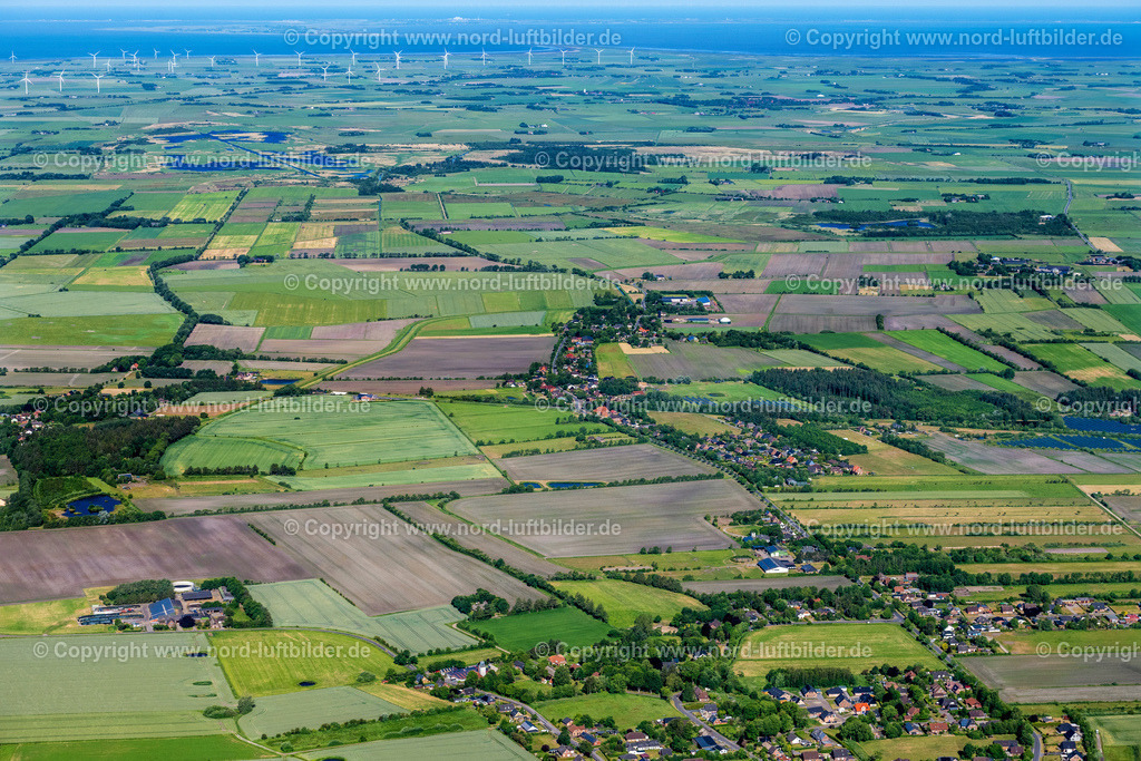 Uphusum_ELS_7833100623 | UPHUSUM 10.06.2023 Ortsansicht am Rande von landwirtschaftlichen Feldern und Nutzflächen in Uphusum im Bundesland Schleswig-Holstein, Deutschland. // Village view on the edge of agricultural fields and land in Uphusum in the state Schleswig-Holstein, Germany. Foto: Martin Elsen