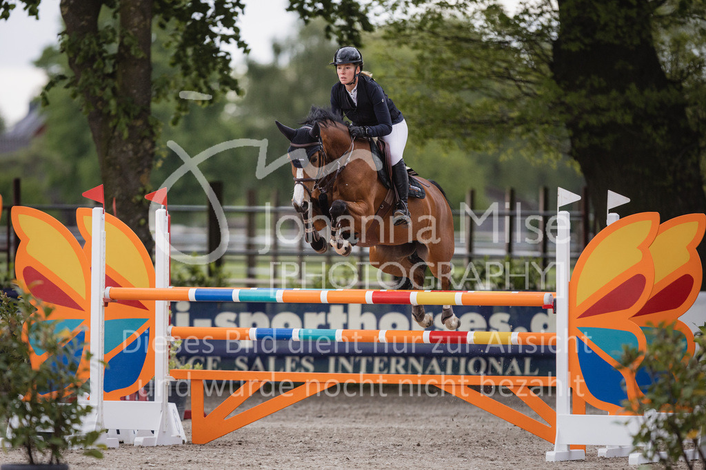 230516_Mühlen_SprPf-M-605 | Deine schönsten Turniermomente als professionelle Fotos! Entdecke hochwertige Pferdesport-Fotografie im Online-Shop. Jetzt Fotos finden & bestellen!