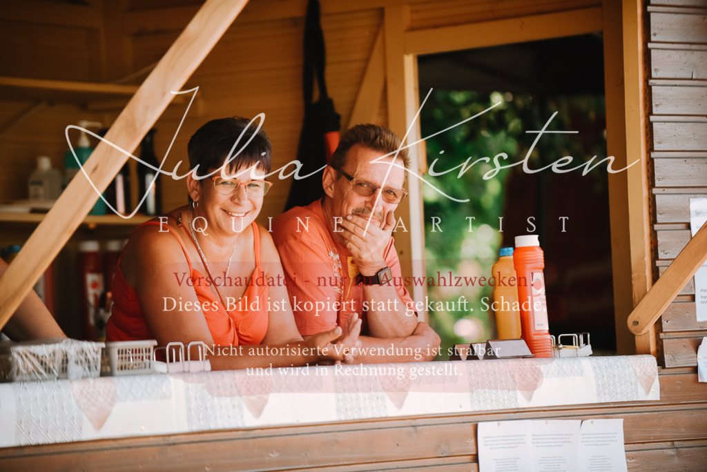 DSC_3400 | Pferde- und Turnierfotografie in Westsachsen. Pferdeportraits, Auftragszeichnungen und intuitive Kunst.