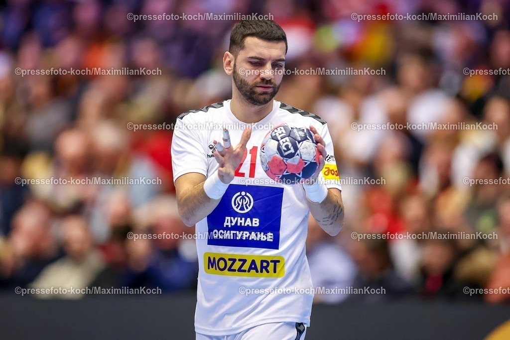 EHF15012601029 | 15.01.2026, Handball, Men's EHF EURO 2026, Spanien - Serbien, Jyske Bank Boxen in Herning, Dänemark, Preliminary Round:  Vanja Ilic (Serbien #21) 