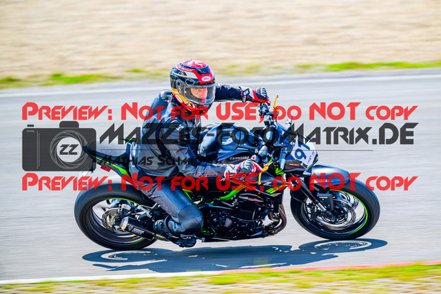 MaZZes_FotoMatrix_240717_6007705_2-20 | GELB