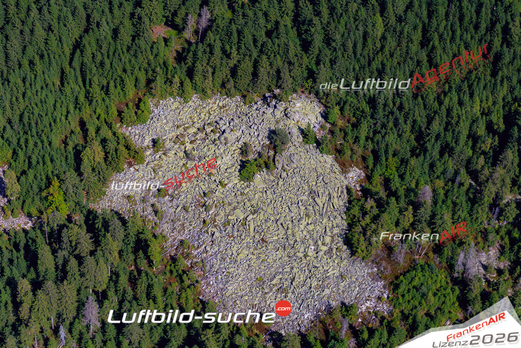 Die Luftaufnahme Schneeberg -  wurde 2017 mittels Flugzeug (keine Drohne) erstellt. Perfekte Schärfe und Druck- Auflösung- Garantiert!