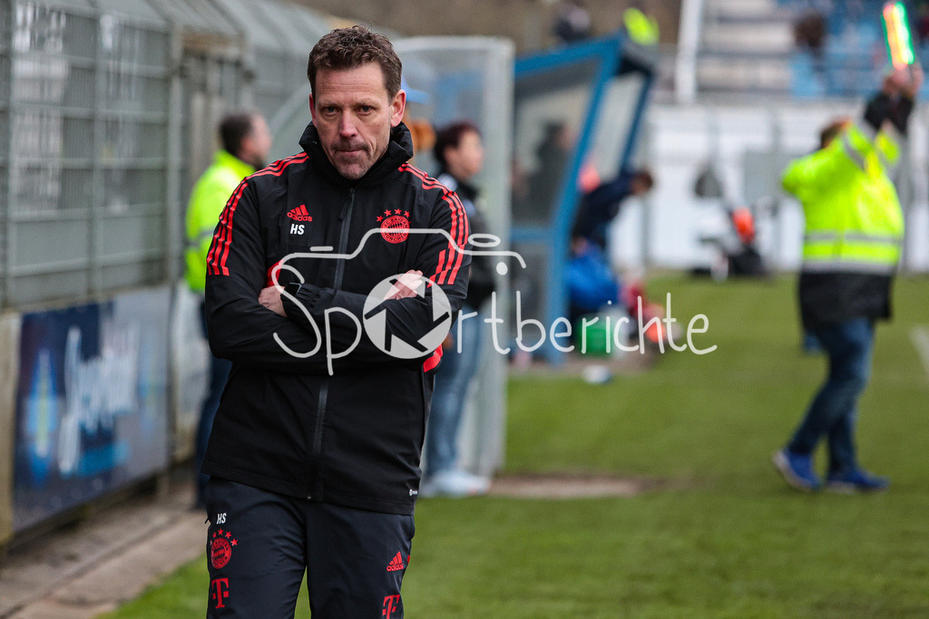 SV Vikoria Aschaffenburg - FC Bayern Amateure | FCB Trainer Holger Seitz in Aktion