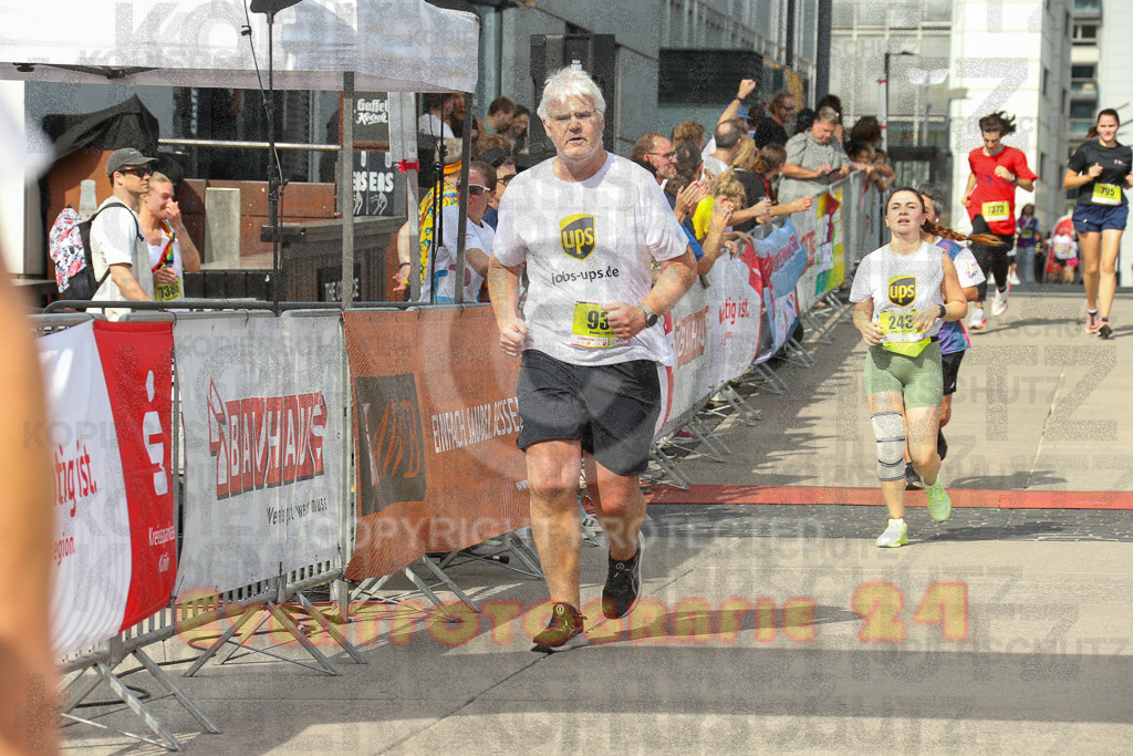 250920_1338_EX1_5991 | Sportfotografie im Rhein-Sieg Kreis, Köln, Bonn, NRW, Rheinland Pfalz, Hessen, etc. Unser Tätigkeitsfeld umfasst den Laufsport vom Volkslauf über den Marathon, Duathlon, Triathon bis zum Ultralauf wie Kölnpfad Ultra oder Schindertrail.