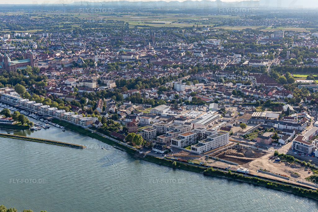wohnbauprojekt am Speyerer Rheinufer: Alte Ziegelei / Franz-Kirmeier-Straße | Luftbild: wohnbauprojekt am Speyerer Rheinufer: Alte Ziegelei / Franz-Kirmeier-Straße in Speyer im Bundesland Rheinland-Pfalz in Deutschland. Foto: IMG_116758.jpg vom 14.08.2019 durch Werner Riehm/FLY-FOTO.de - Realisiert mit Pictrs.com