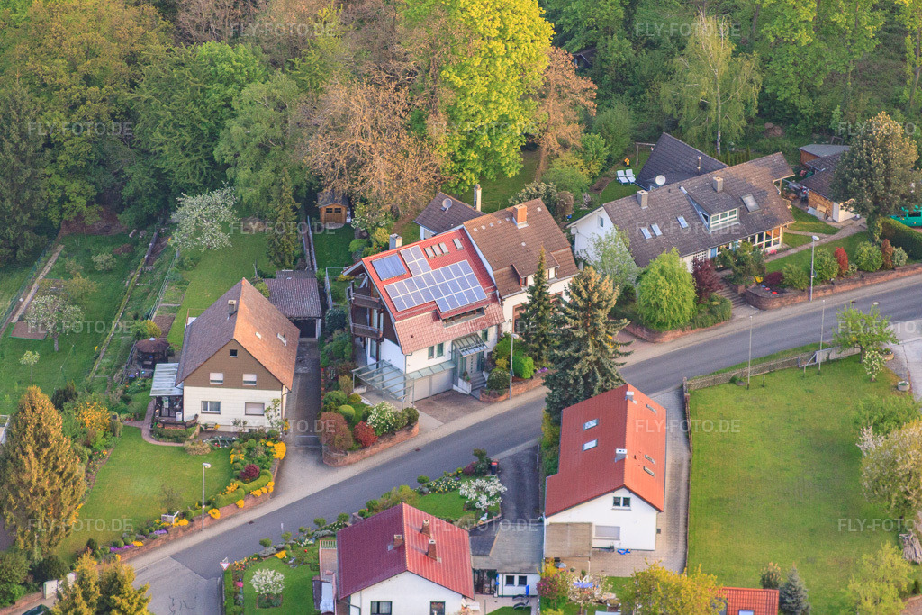 Luftbild: Hohenwettersbacher Straße im Ortsteil Grünwettersbach in Karlsruhe im Bundesland Baden-Württemberg in Deutschland. Foto: IMG_26403.jpg vom 28.04.2010 durch Werner Riehm/FLY-FOTO.de