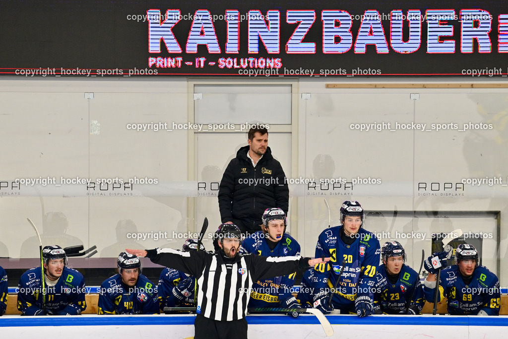 RED BULL HOCKEY JUNIORS vs. EK DIE ZELLER EISBÄREN | Spielerbank RED BULL HOCKEY JUNIORS, Headcoach EK DIE ZELLER EISBÄREN RODMAN Marcel, Asisstentcoach RED BULL Hockey juniors TOMMI ROUVALI, RED BULL HOCKEY JUNIORS vs. EK DIE ZELLER EISBÄREN, RED BULL HOCKEY JUNIORS vs. EK DIE ZELLER EISBÄREN am 14.01.2025 in Salzburg (Eisarena Salzburg), Austria, (Photo by Bernd Stefan)