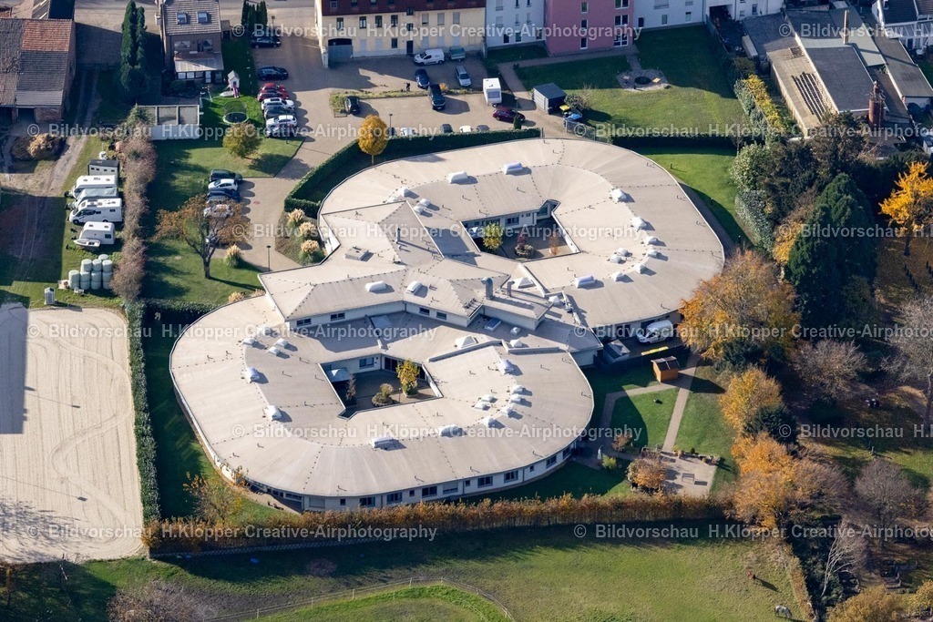 Luftbilder Würselen-7353 | Luftbildfotografie Wohnheim Wohnpflegeheim - Gebäude für körperlich Behinderte " Pro 8 " an der Bardenberger Straße, Burgstraße in Würselen im Bundesland Nordrhein-Westfalen, Deutschland - Realisiert mit Pictrs.com