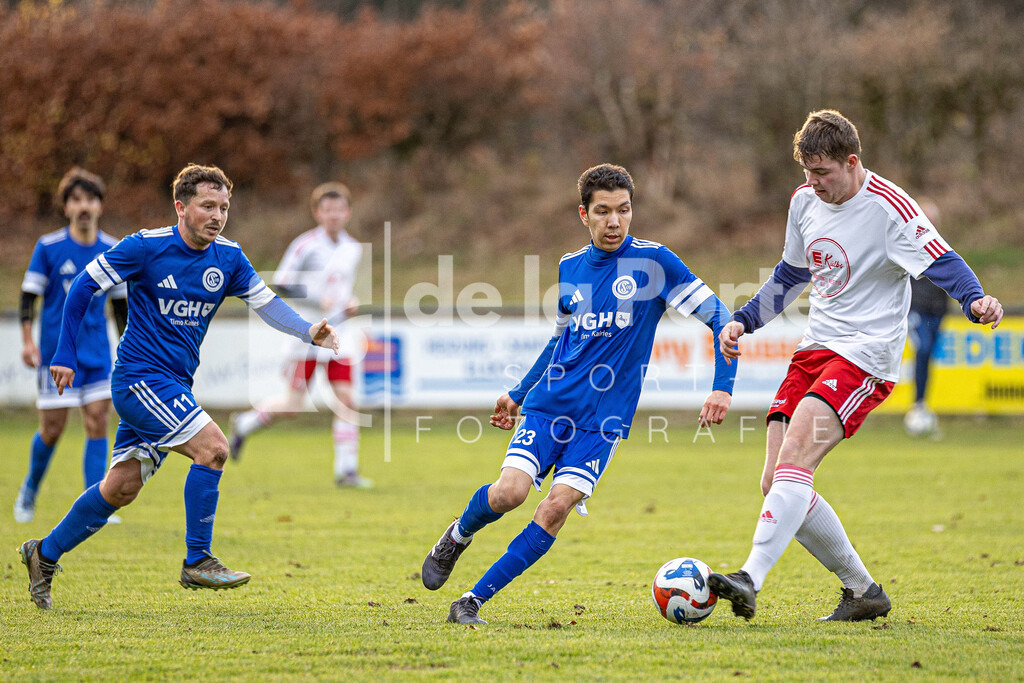 Suhlendorf - Zugier_ Jan-Phillip (links Mohammad Reza Razee_ ganz links Fidan Iseni) vs SC Uelzen 301125 dlP | immodelaporte-sportfotos - Realisiert mit Pictrs.com