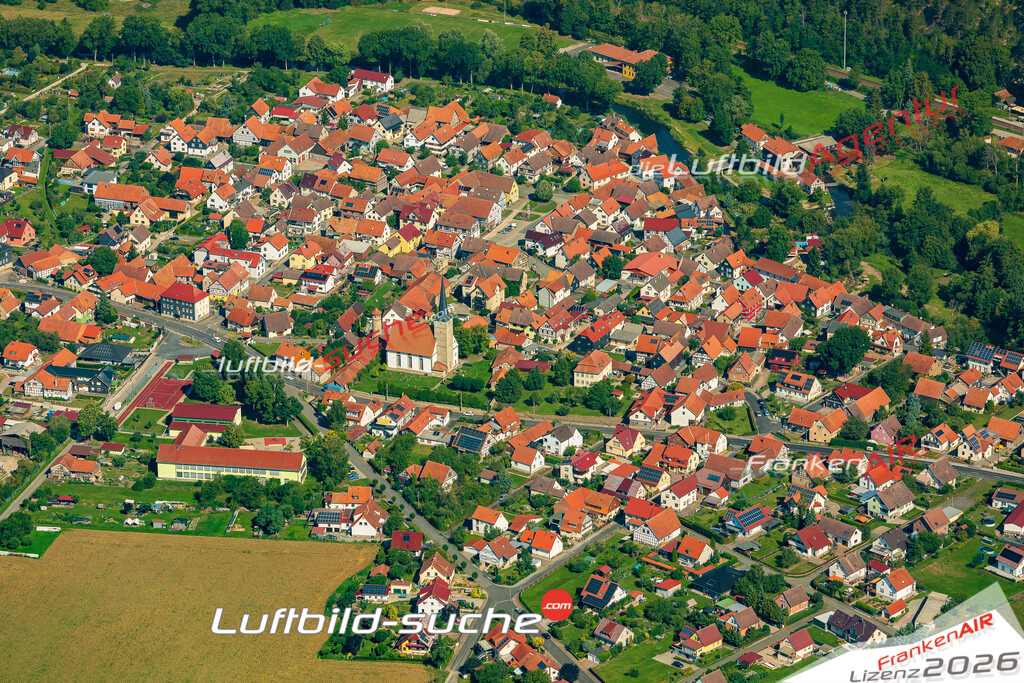 Stadt Vachdorf von Oben- Die Luftaufnahme wurde 2025 vom UL-Flugzeug heraus erstellt ( keine Drohnenaufnahme ) - Hochauflösende Luftaufnahme - für Wandbilder und großformatige Ausdrucke geeignet. Das besondere Geschenk!Hier alle&nbsp;Infos zur Lizenzierung der LuftaufnahmeWir fliegen auch dieses Jahr wieder in Ihre Region um Luftbilder zu erstellen.- Luftbild anfragen
