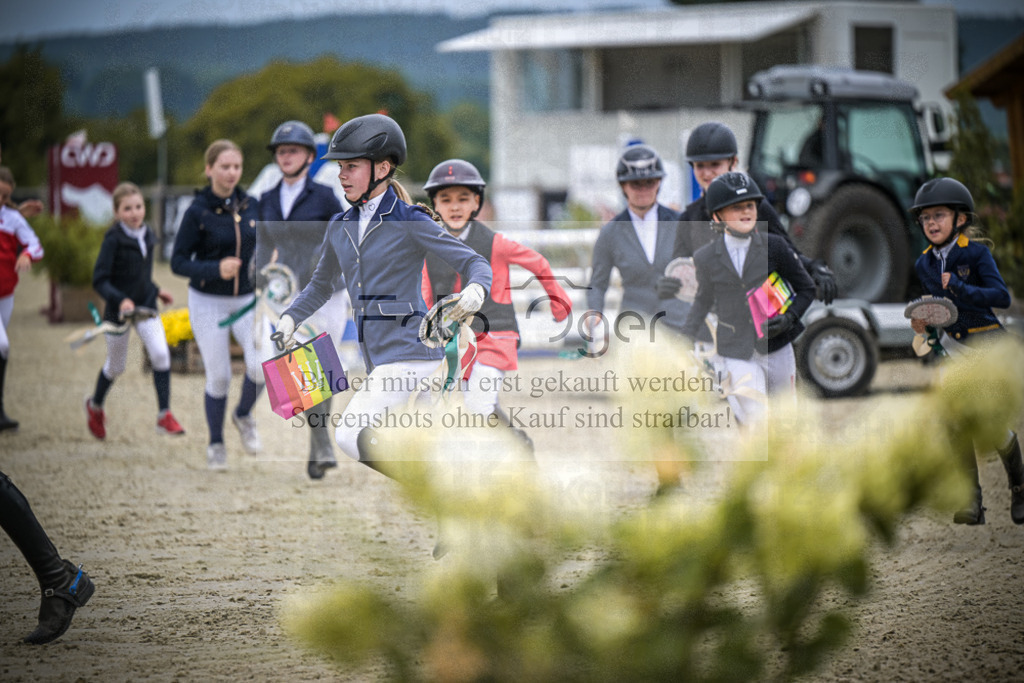 DOS_0123 | Entdecke hochwertige Reitturnierfotos von Foto Oger. Professionell, emotional und authentisch – jetzt Lieblingsmomente im Shop bestellen.Deutschlandweite Turnierfotografie. - Realisiert mit Pictrs.com