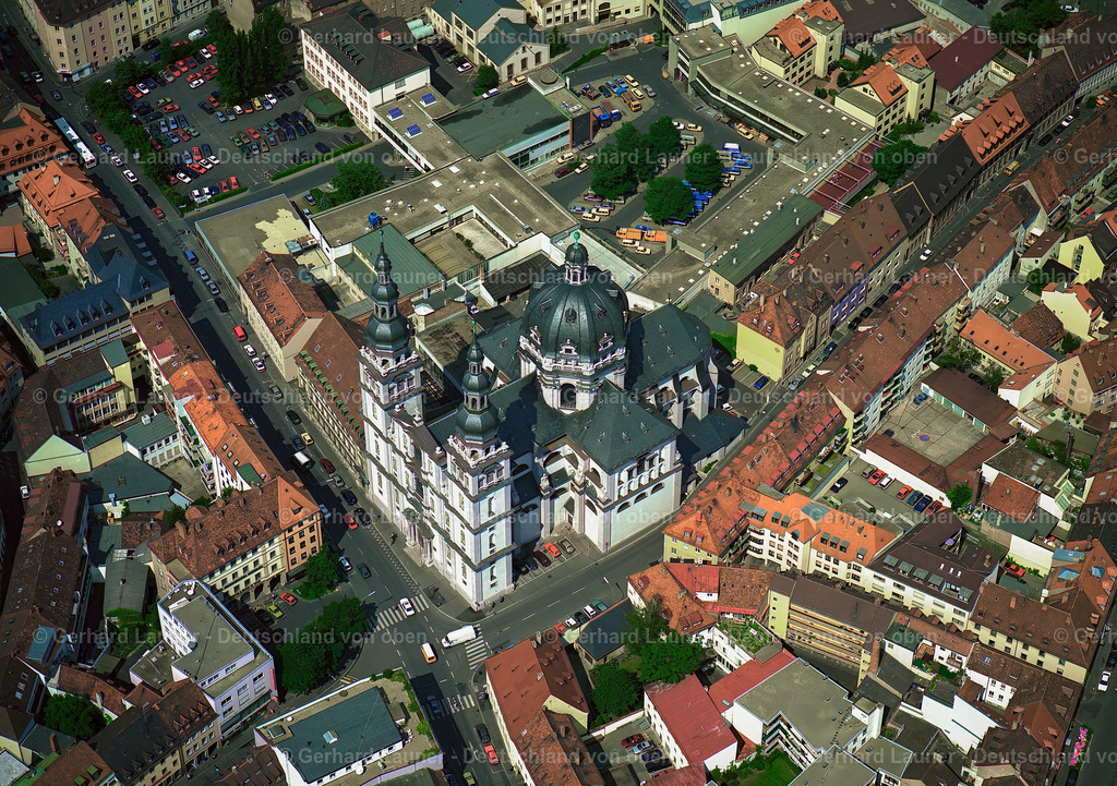 9101014 | Stift Haug wird die im Stadtteil Haug gelegene barocke Pfarrkirche St. Johannes in Würzburg bezeichnet, die dazugehörige Pfarrei als St. Johannes in Stift Haug. Die ehemalige Stiftskirche gehörte bis zur Säkularisation 1803 zum Kollegiatstift Haug