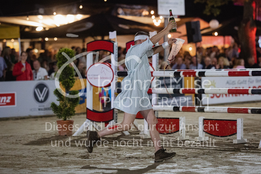 230827_Delbrueck_Kostuem-704 | Deine schönsten Turniermomente als professionelle Fotos! Entdecke hochwertige Pferdesport-Fotografie im Online-Shop. Jetzt Fotos finden & bestellen!