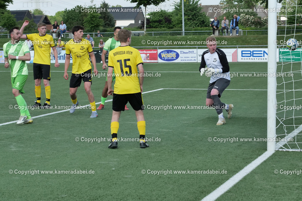 Fußball : Bezirksliga : SV 08/29 Friedrichsfeld - Borusia Veen am 10.05.2026 in Voerde Friedrichsfeld | Fußball : Bezirksliga : SV 08/29 Friedrichsfeld - Borusia Veen am 10.05.2026 in Voerde Friedrichsfeld - Realisiert mit Pictrs.com