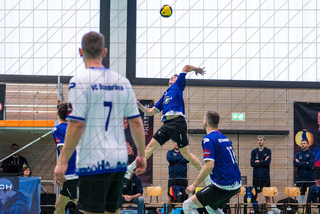 Oberliga 1 Männer 25/26 | VC Osnabrück I vs. FC Schüttorf II | 13.12.25: Oberliga 1 Männer 25/26 | VC Osnabrück I vs. FC Schüttorf II / Osnabrück / Deutschland  //   CREDIT:www.bullenfotos.de, Martin König, Hörner Weg 40, D-49078 Osnabrück, +4917663732967 // Nutzung und Weitergabe nur zu den vereinbarten Zwecken. Presseanfragen an Ersteller. Alle Rechte beim Ersteller. Honorierung nach MFM. - Realisiert mit Pictrs.com