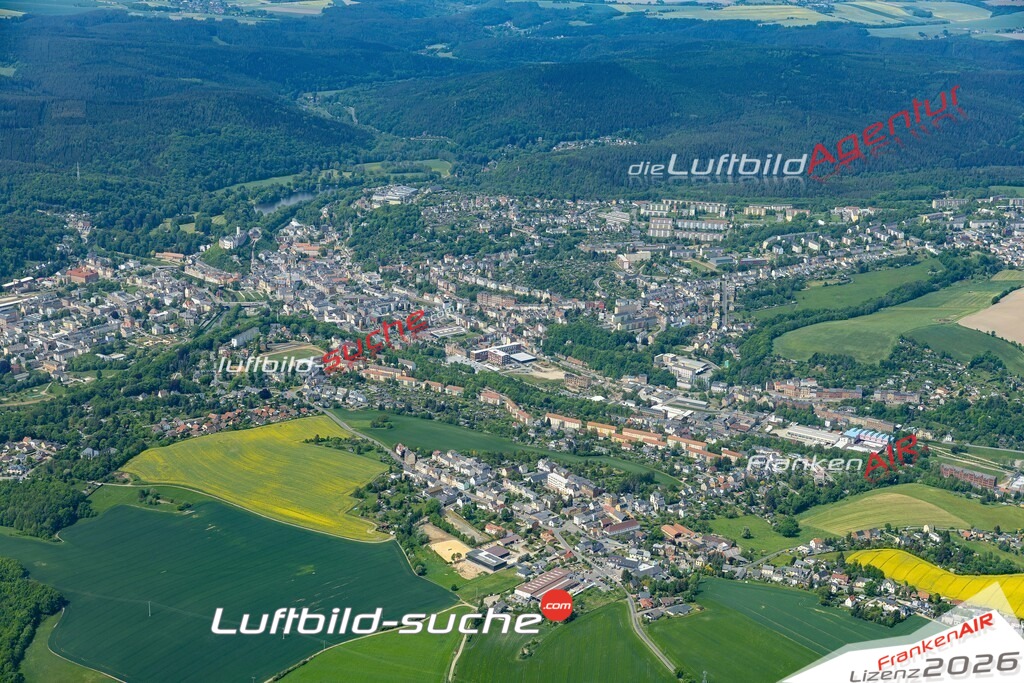 Die Luftaufnahme Irchwitz - Greiz wurde 2022 vom Flugzeug aus (keine Drohne) erstellt. Hohe Auflösung -für große Poster und Wandbilder geeignet - Garantiert!