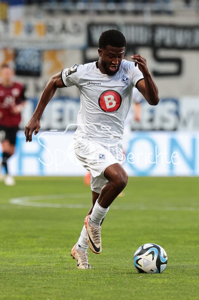 FC Ingolstadt - SV Waldhof Mannheim | am Ball Kelvin ARASE (SVW #36) / Einzelfoto / Freisteller