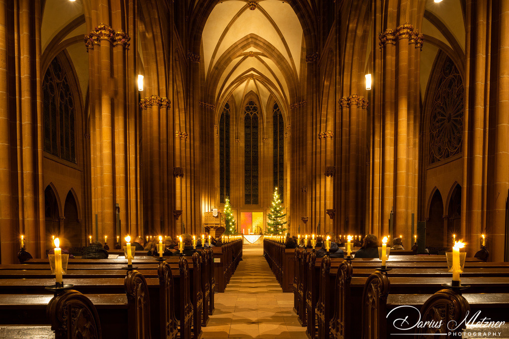 Christmette in der Katharinenkirche in Oppenheim | Christmette in der Katharinenkirche in Oppenheim. Mit unzähligen Kerzen, welche eine wundervolle, weihnachtliche Stimmung verbreiten.