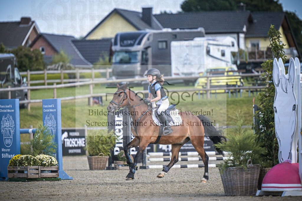 DOS_0905 | Entdecke hochwertige Reitturnierfotos von Foto Oger. Professionell, emotional und authentisch – jetzt Lieblingsmomente im Shop bestellen. - Realisiert mit Pictrs.com