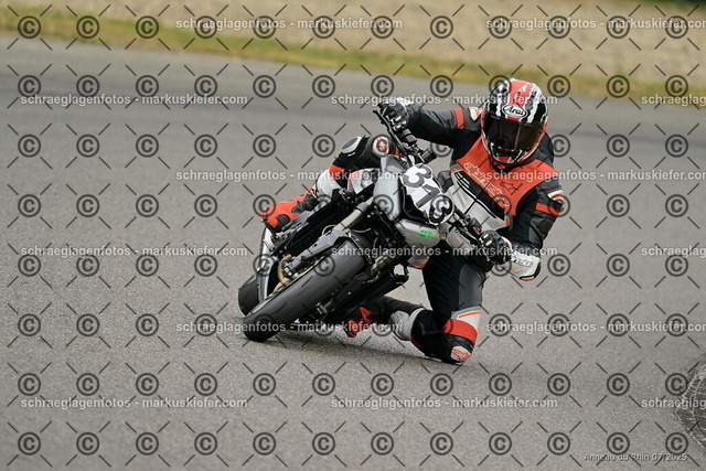 25bt05-1093 | markuskiefer.com - Realisiert mit Pictrs.com