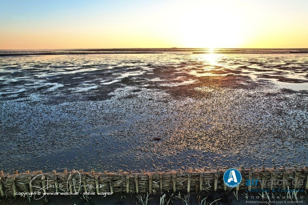 Landgewinnung & Küstenschutz in Nordfriesland | Entdecken Sie atemberaubende Luftbilder und Fotografien auf airwatch.de - Tauchen Sie ein in eine Welt voller faszinierender Aufnahmen aus der Vogelperspektive.