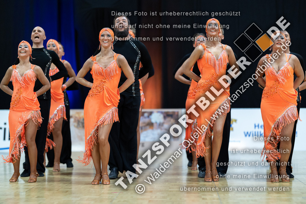 20230513-03355 | Hier finden Sie Tanz Bilder vom Latein und Standard Formationen tanzen. Sportbilder vom Tanzsport. Schöne Fotos und von Weltmeisterschaft, Europameisterschaft, Bundesliga, Regionalliga, Oberliga und Landesliga sowie von GOC Stuttgart, DanceComp, WM Bremen