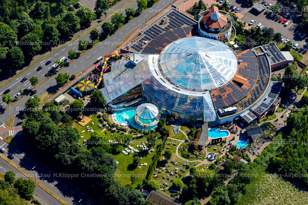 Luftbild Chorweiler-3469 | Luftbildfotografie und Luftbild Therme und Schwimmbecken am Freibad der Freizeiteinrichtung in Chorweiler im Bundesland Nordrhein-Westfalen, Deutschland - Realisiert mit Pictrs.com