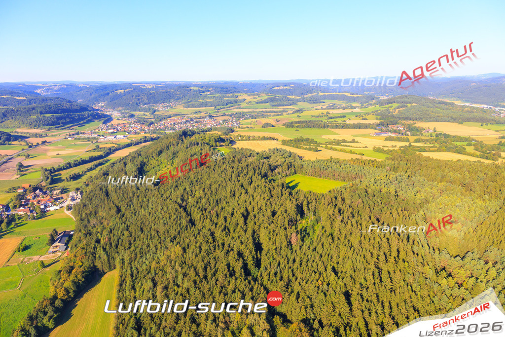 Die Luftaufnahme der Stadt Kronach wurde vom UL-Flugzeug heraus erstellt ( keine Drohne )- hohe Auflösung für beste Qualität