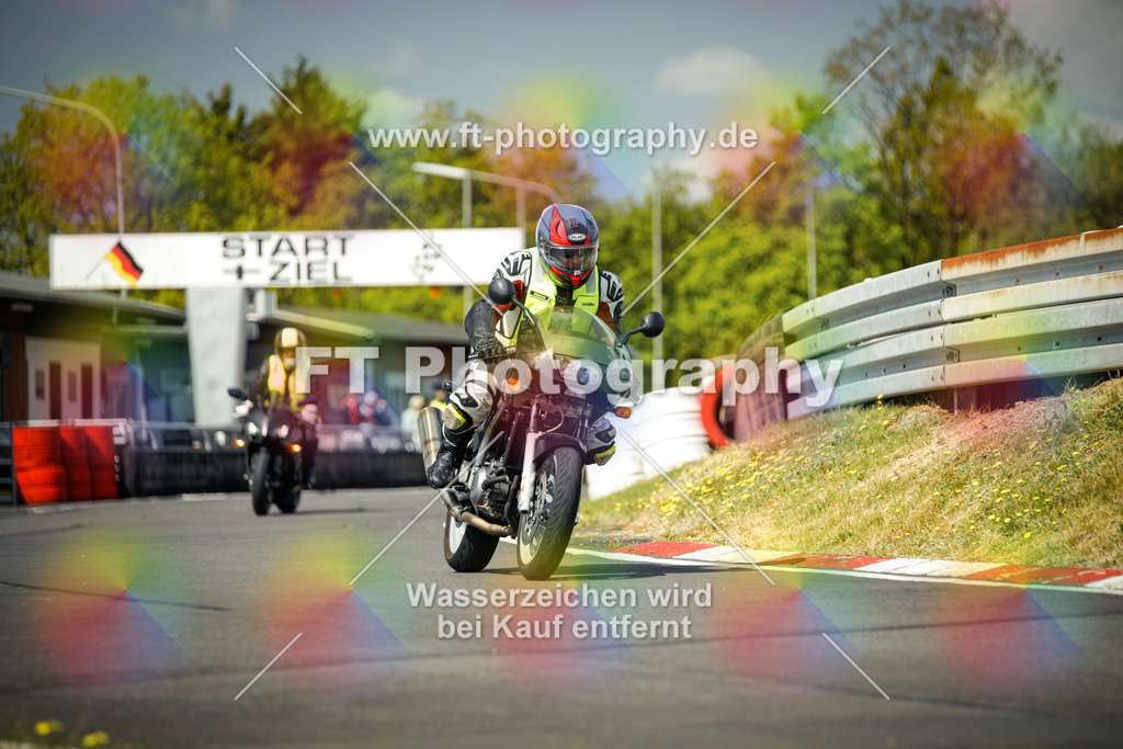 OBK_Mai_Martina_Markus-10781 | Hier findet Ihr Bilder von Touristenfahrten auf der Nürburgring Nordschleife oder von anderen Veranstaltungen die ich besucht habe. Viel Spass beim Durch Schauen 
