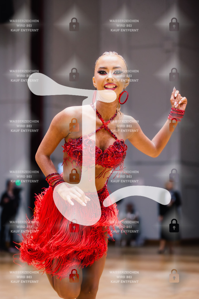 GOC 2025 - WDSF Solo Junior II Latin Female - 2025-08-21-8409 | Webshop for digital downloads and prints of dance sport, event & show photographer Julian Link - Realisiert mit Pictrs.com