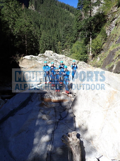 P9230065 | Bestelle die Bilder deines Berg- oder Wasser-Abenteuers mit Mountain Sports bequem von zu Hause aus direkt über unseren Online Fotoshop von pictrs.com. - Realisiert mit Pictrs.com