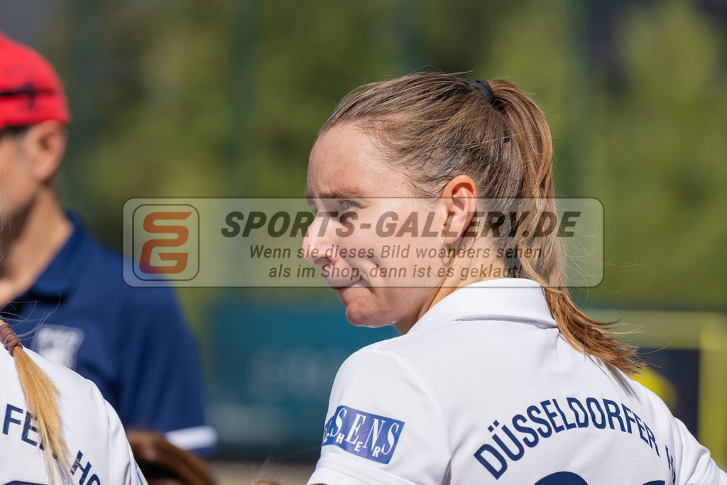 HK_20220903_109533 | 1. Bundesliga Damen Düsseldorfer HC - Berliner HC am 3.9.2022 DHC Düsseldorf, Düsseldorf , Elisa Gräve ( Düsseldorfer HC #26 )