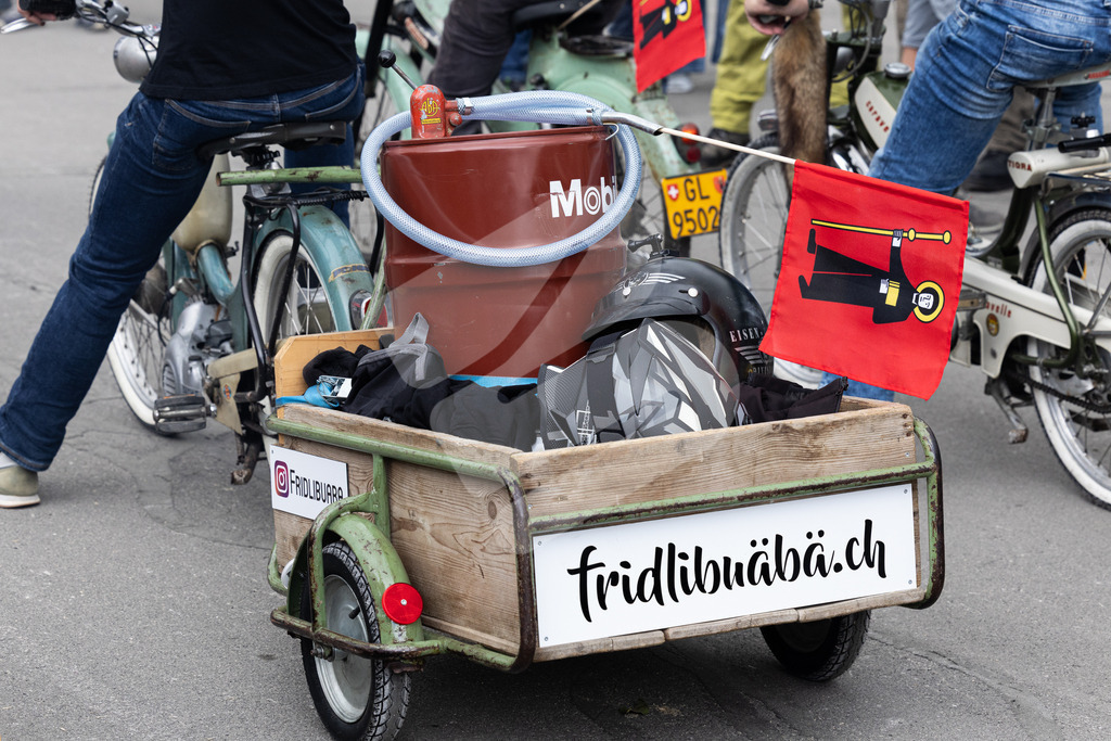 ESAF2025_Freitag_4129 | Die Schwinger des Schwyzer Kantonalen Schwingerverbandes: Fotos, die Dynamik und Leidenschaft festhalten, sowie emotionale Momente aus dem traditionellen Schwingsport zeigen. - Realisiert mit Pictrs.com