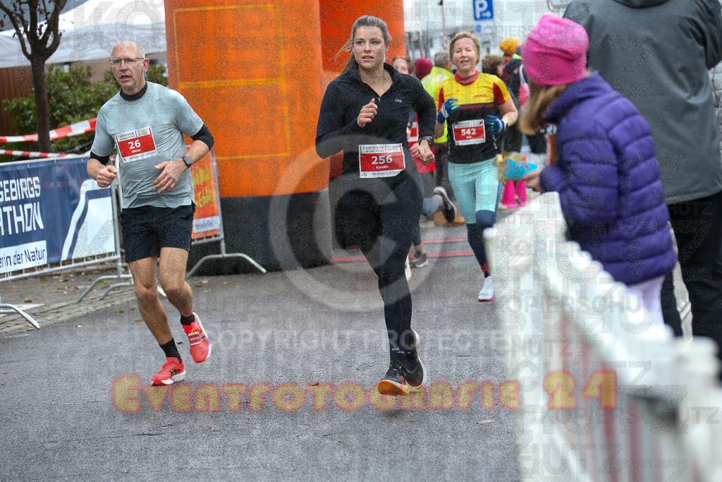 251130_1141_EX1_8266 | Sportfotografie im Rhein-Sieg Kreis, Köln, Bonn, NRW, Rheinland Pfalz, Hessen, etc. Unser Tätigkeitsfeld umfasst den Laufsport vom Volkslauf über den Marathon, Duathlon, Triathon bis zum Ultralauf wie Kölnpfad Ultra oder Schindertrail.