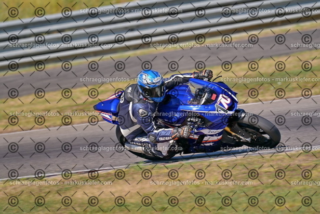 26bt05-0102 | markuskiefer.com - Realisiert mit Pictrs.com