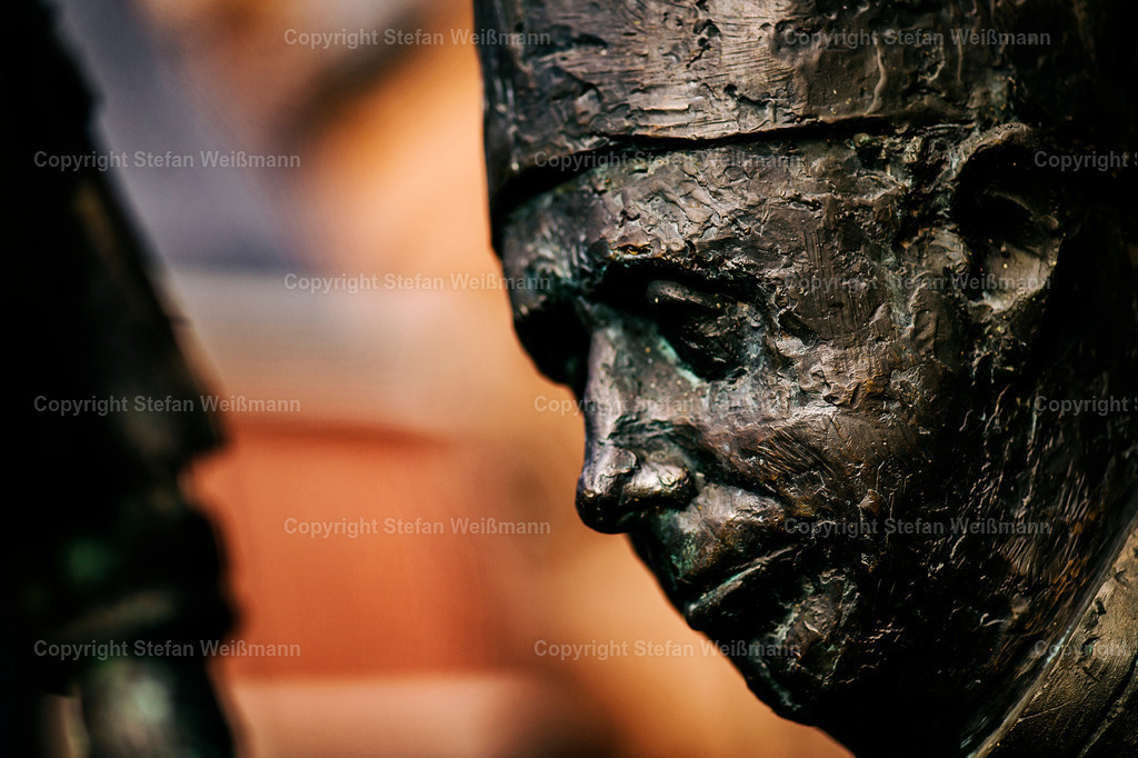 Monat 08 Kalender 2024 | Bischof Burchard - Realisiert mit Pictrs.com