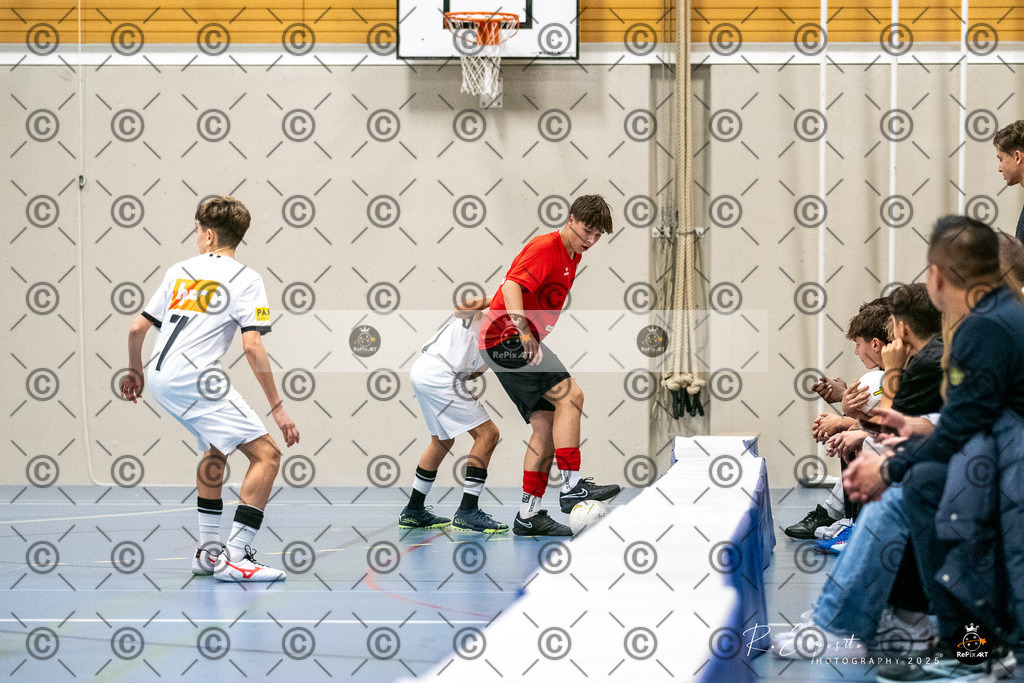 20251129_FCR-Hallenturnier-C_RAW-1_027-21 | Sport und Naturfotografie von Roberto Esposito zeigt echte Momente Bewegung und die Schönheit der Natur. Ausdrucksstarke Bilder schaffen Emotionen.