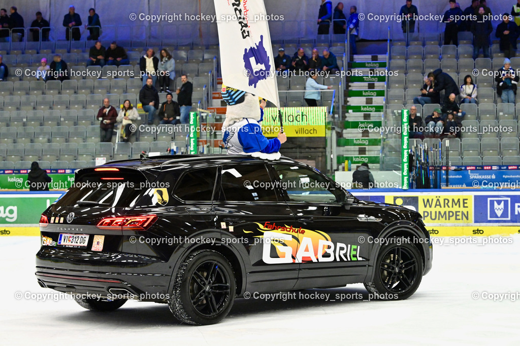 EC IDM WÄRMEPUMPEN VSV vs. Steinbach Black Wings Linz | Maskottchen EC VSV, Fahrschule Gabriel, EC IDM WÄRMEPUMPEN VSV vs. Steinbach Black Wings Linz, EC IDM WÄRMEPUMPEN VSV vs. Steinbach Black Wings Linz am 04.03.2026 in Villach (Stadthalle Villach), Austria, (Photo by Bernd Stefan)