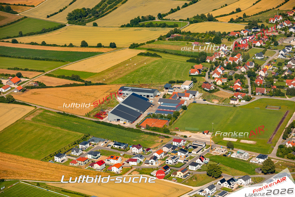 Das Luftbild zeigt :  Lauterhofen - Die Luftaufnahme wurde 2024 vom UL-Flugzeug aus erstellt ( keine Drohne ) - Hochauflösende Luftaufnahme - Für grossformatige Ausdrucke geeignet. Die Geschenkidee !Mit Lizenz und Bildrechte bestellbar