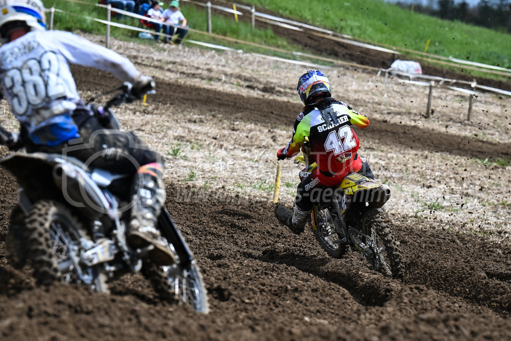Motocross Schlatt bei Winterthur - 29. April 2023 | #42 Schaerer Noel aus Moeriken (CH) auf SUZUKI in der Kategorie MX2 am Motocross Schlatt bei Winterthur, 29. April 2023.
Instagram: @mx_schlatt | @mc_wila | @sam_schweiz
Bild: Sportfotografie Markus Aeschimann | www.markus-aeschimann.ch - Realisiert mit Pictrs.com