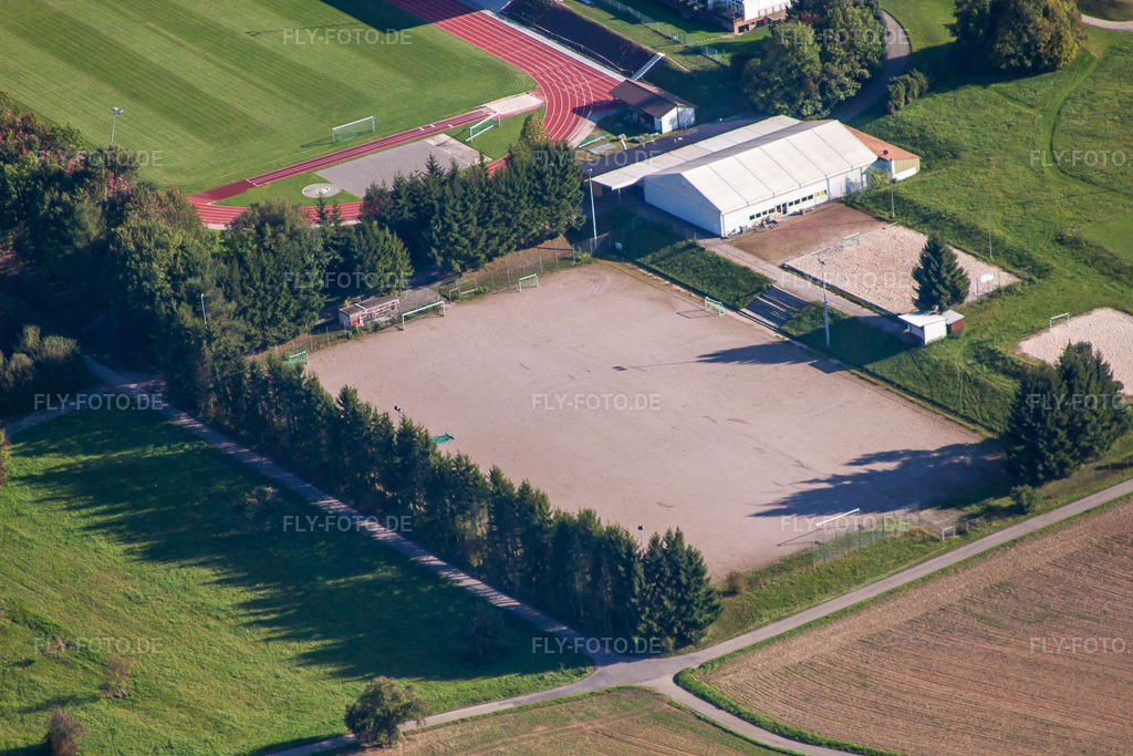 Luftbild: Sportgelände des SV-1899 eV Langensteinbach im Ortsteil Langensteinbach in Karlsbad im Bundesland Baden-Württemberg in Deutschland. Foto: IMG_45097.jpg vom 21.09.2011 durch Werner Riehm/FLY-FOTO.de