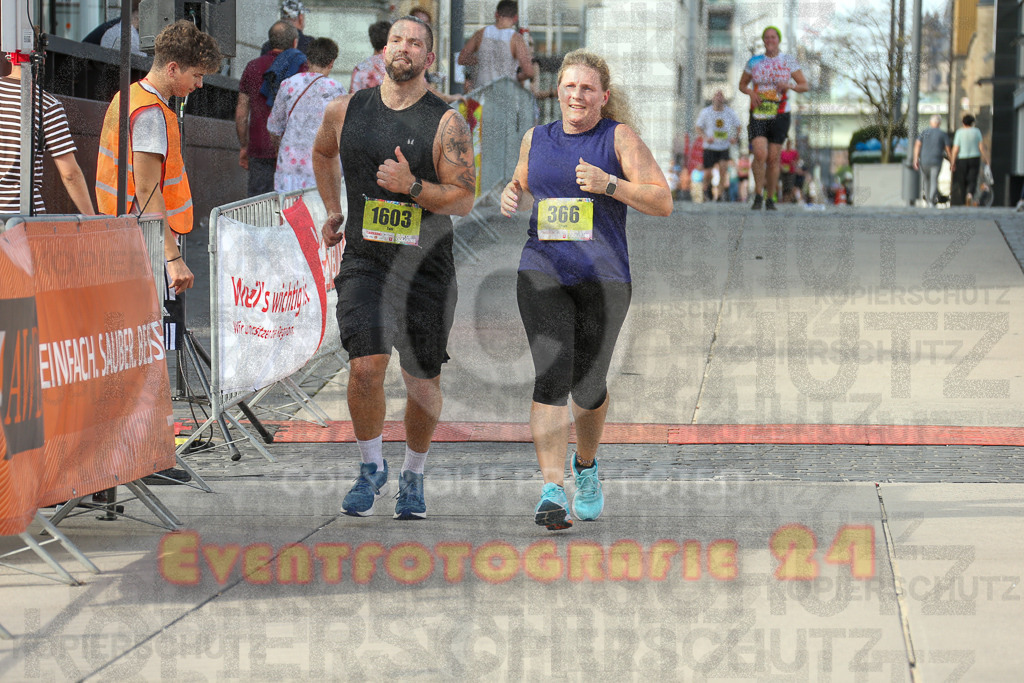 250920_1541_EX1_0428 | Sportfotografie im Rhein-Sieg Kreis, Köln, Bonn, NRW, Rheinland Pfalz, Hessen, etc. Unser Tätigkeitsfeld umfasst den Laufsport vom Volkslauf über den Marathon, Duathlon, Triathon bis zum Ultralauf wie Kölnpfad Ultra oder Schindertrail.