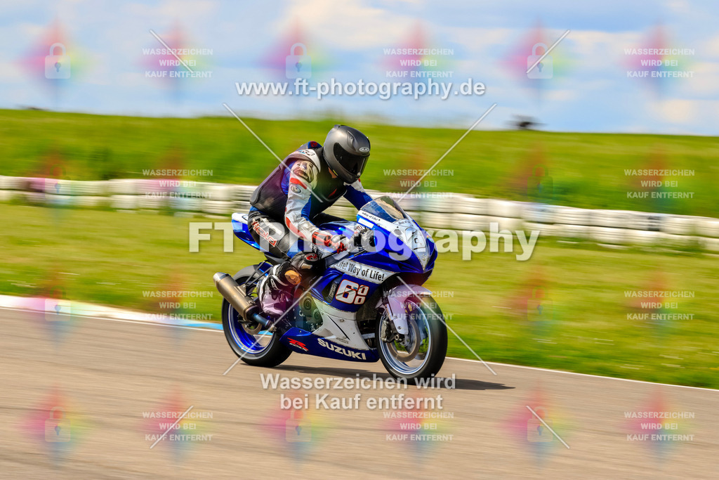 MotoTeam-0606 | Hier findet Ihr Bilder von Touristenfahrten auf der Nürburgring Nordschleife oder von anderen Veranstaltungen die ich besucht habe. Viel Spass beim Durch Schauen 