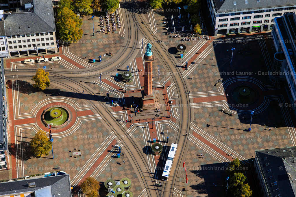 3070008 | Der Luisenplatz mit dem Ludwigsmonument, Stadtmittelpunkt von Darmstadt wurde 1820 nach Großherzogin Luise Henriette Karoline von Hessen-Darmstadt (1761–1829) benannt