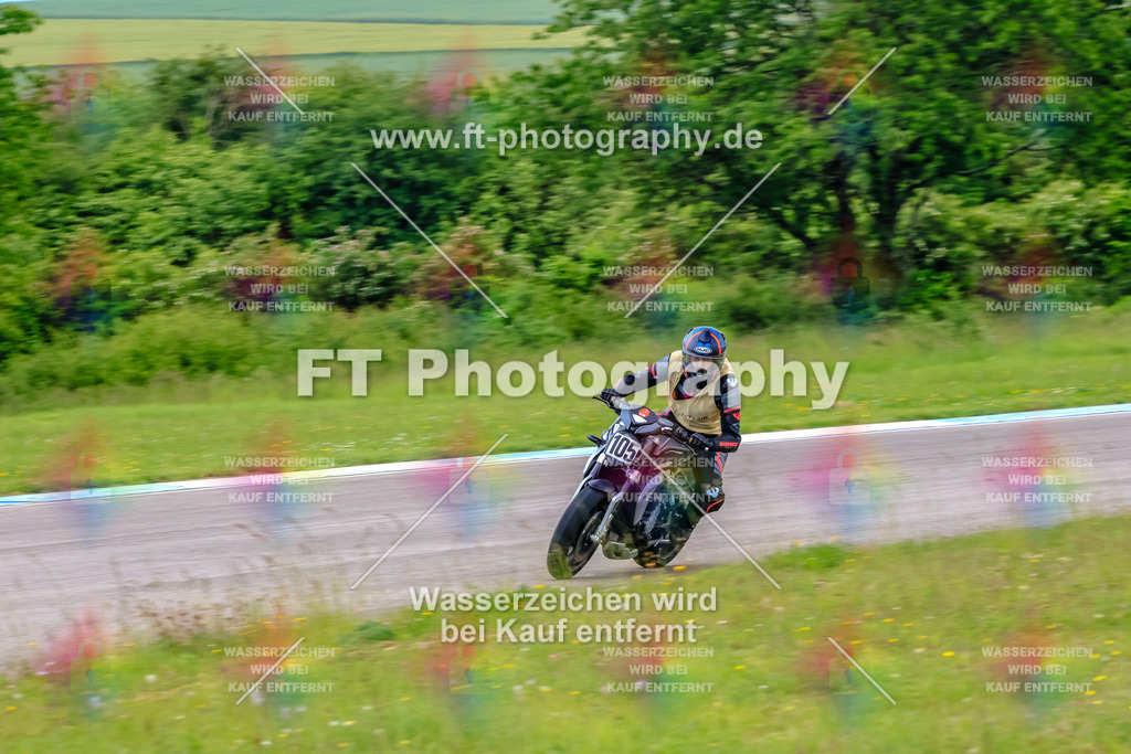 MotoTeam-3156 | Hier findet Ihr Bilder von Touristenfahrten auf der Nürburgring Nordschleife oder von anderen Veranstaltungen die ich besucht habe. Viel Spass beim Durch Schauen 