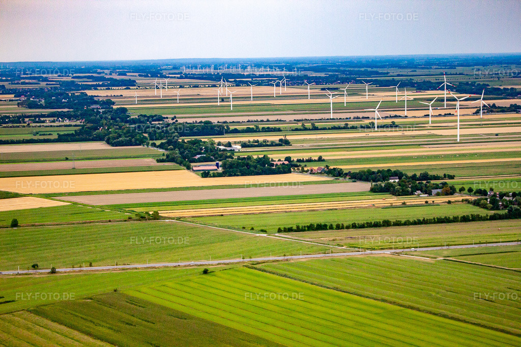 Luftbild: Windpark im Ortsteil Altenbruch-Westerende in Cuxhaven im Bundesland Niedersachsen in Deutschland. Foto: IMG_70515.jpg vom 06.08.2014 durch Werner Riehm/FLY-FOTO.de