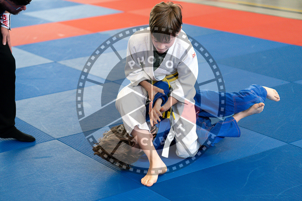 20250510PBB0352 | Athletes compete during the JJLG Berlin Open Jiu-Jitsu Championship on May 10, 2025 in Berlin, Germany. © Chiara Dazi / photoblackbelt