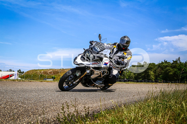 0888-260530DCB-056_888 | Deine Full-Service-Agentur für ✔️Videoproduktionen und ✔️Motorsportfotografie Jetzt Angebot anfragen!
